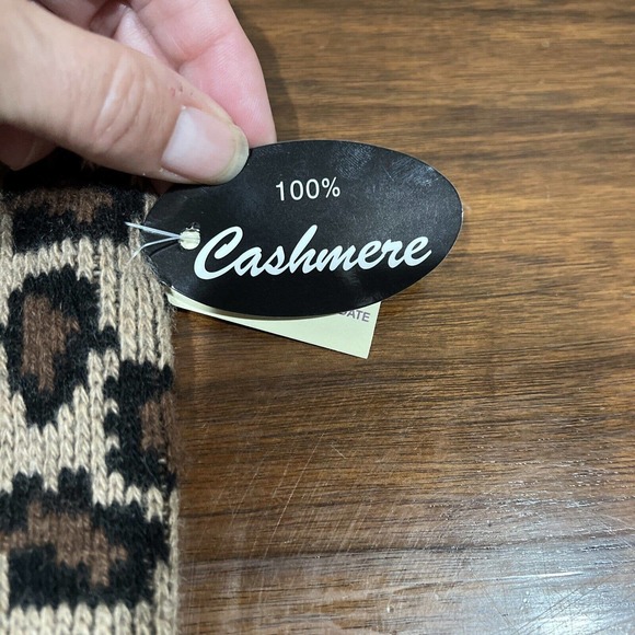 Bergdorf Goodman Leopard Cheetah Animal Print Infinity Scarf Cashmere - Picture 7 of 12